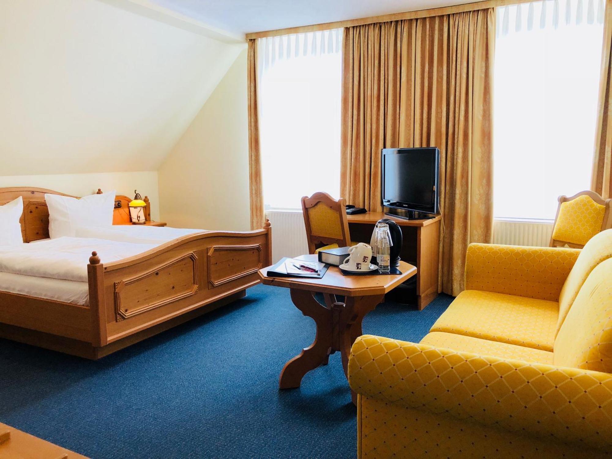 Waldhaus Oelper Hotel บราวน์ชไวก์ ภายนอก รูปภาพ