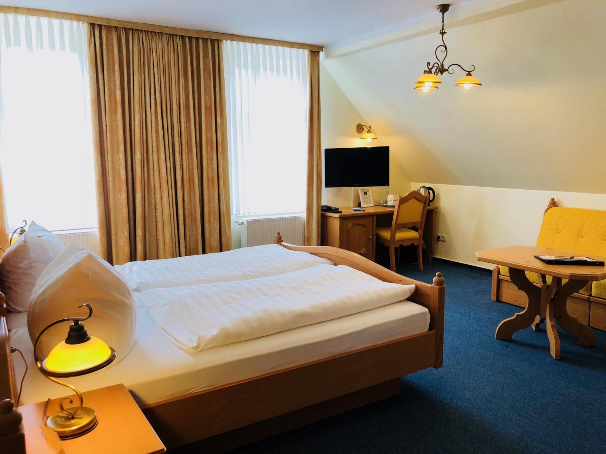 Waldhaus Oelper Hotel บราวน์ชไวก์ ภายนอก รูปภาพ