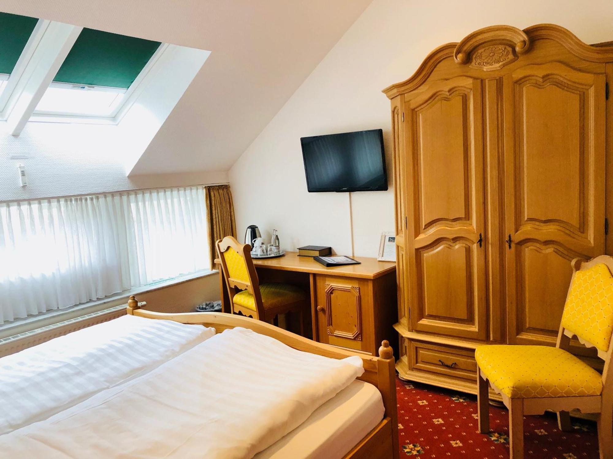 Waldhaus Oelper Hotel บราวน์ชไวก์ ภายนอก รูปภาพ